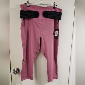 🌻NWT Tommie Copper 2 Pocket Capris